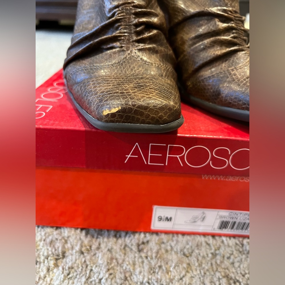 Brown lizard 9.5 booties